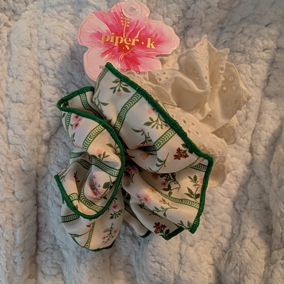 Piper Accessories - Piper Green-Trim Floral & Cream Lace  Scrunchie Set